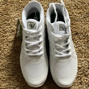 Varsity Edge Women’s Shoes. NWT. Size 7.5 Women’s..