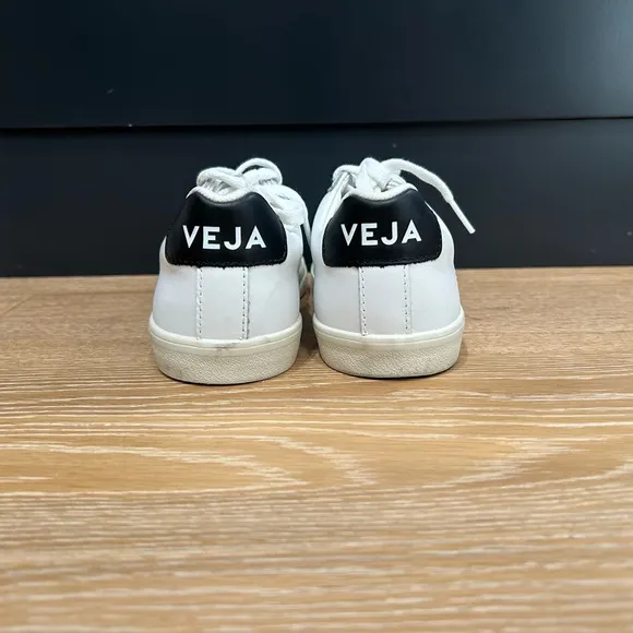 Veja Campos Bicolor women’s size 5