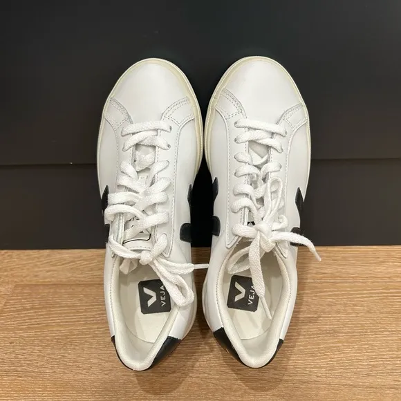 Veja Campos Bicolor women’s size 5