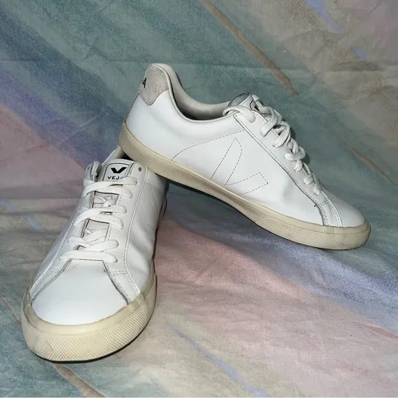 Veja Esplar Leather Sneaker Women’s Size 9 white shoes