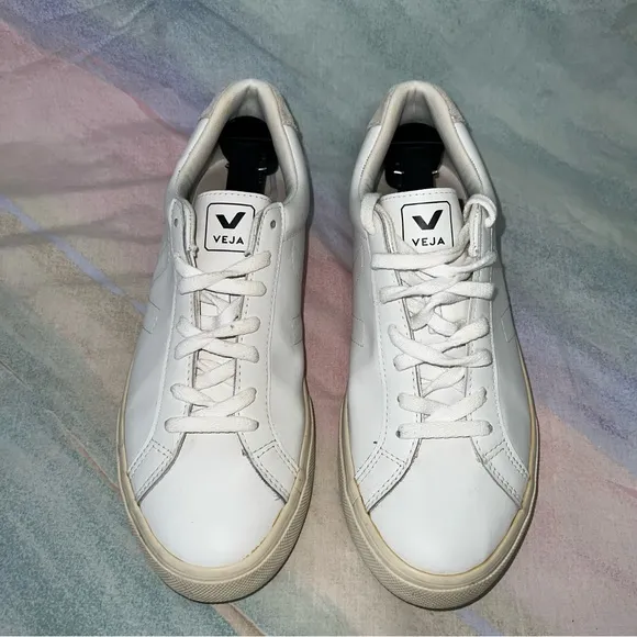 Veja Esplar Leather Sneaker Women’s Size 9 white shoes