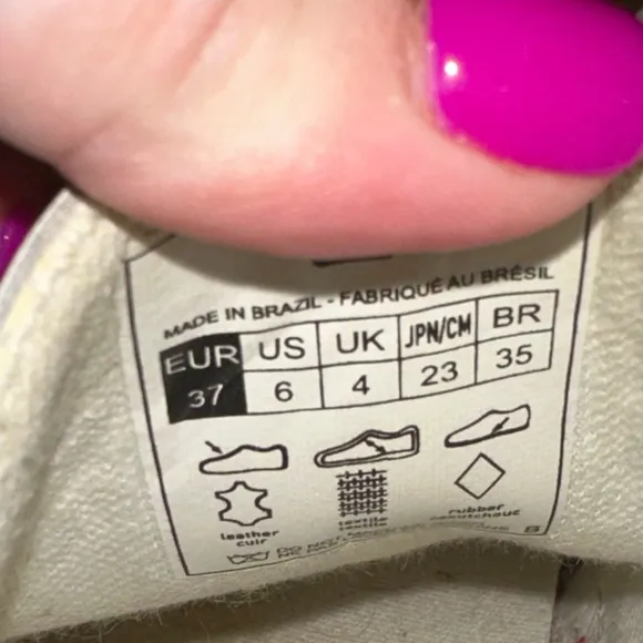 Veja Leather V-12 Lace-Up Sneakers in White with Pink Accents Size 37 Wo…