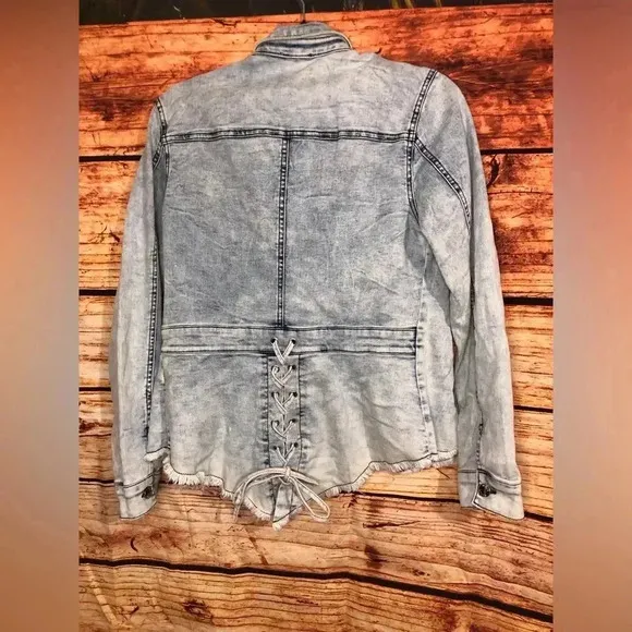 VENUS Women’s Jean Jacket