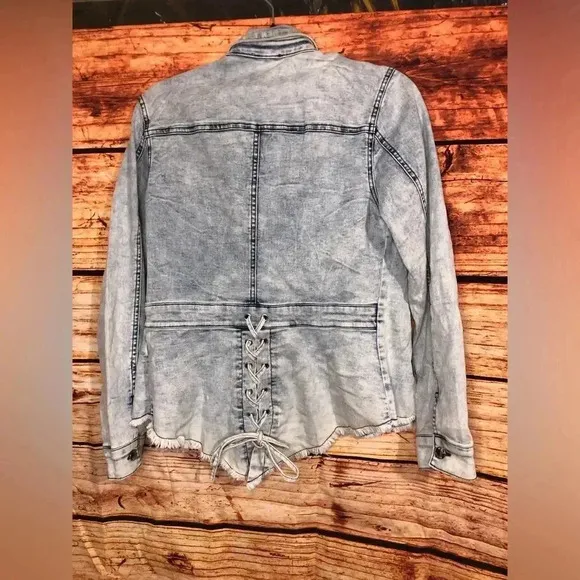 VENUS Women’s Jean Jacket