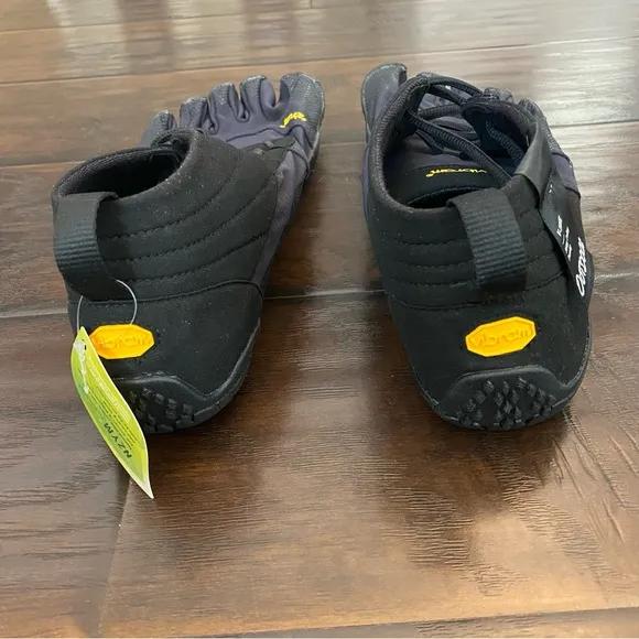 Vibram fivefingers black lace up shoes men’s size 11.5