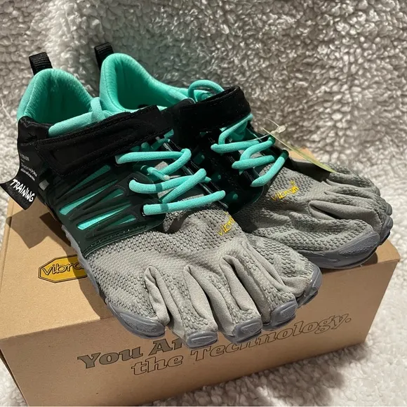 Vibram Women's FiveFingers, V Train Crosstraining Shoes - 7-7.5‎