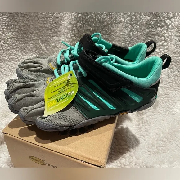 Vibram Women's FiveFingers, V Train Crosstraining Shoes - 7-7.5‎