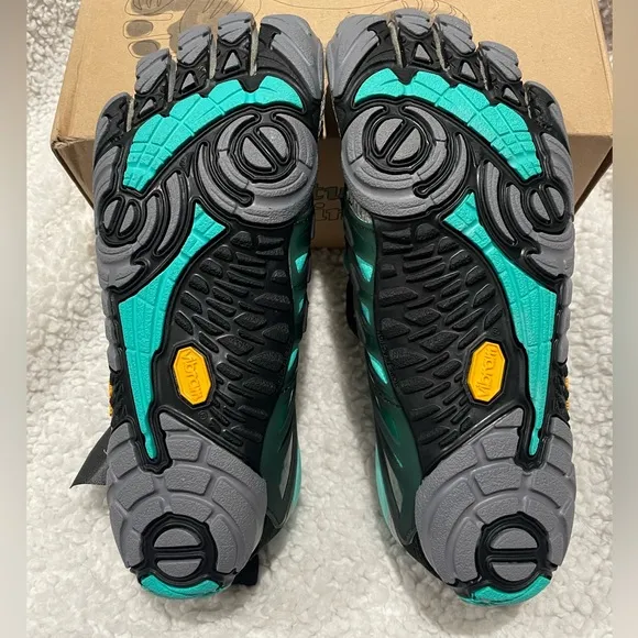 Vibram Women's FiveFingers, V Train Crosstraining Shoes - 7-7.5‎