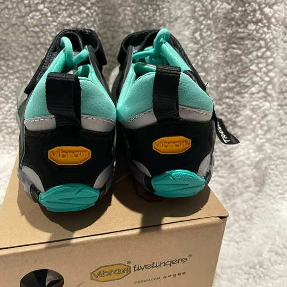 Vibram Women's FiveFingers, V Train Crosstraining Shoes - 7-7.5‎