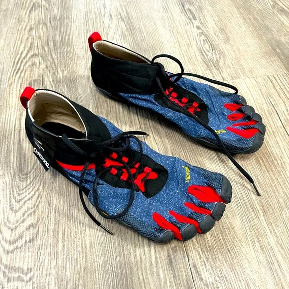 Vibrams V Trek Five Fingers Men Shoes size 13-14 New Without Box