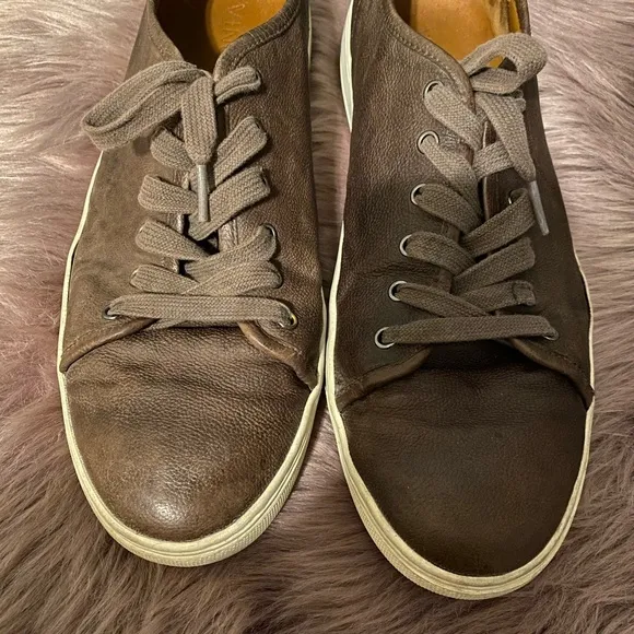 Vince men’s shoes size 10