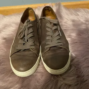 Vince men’s shoes size 10