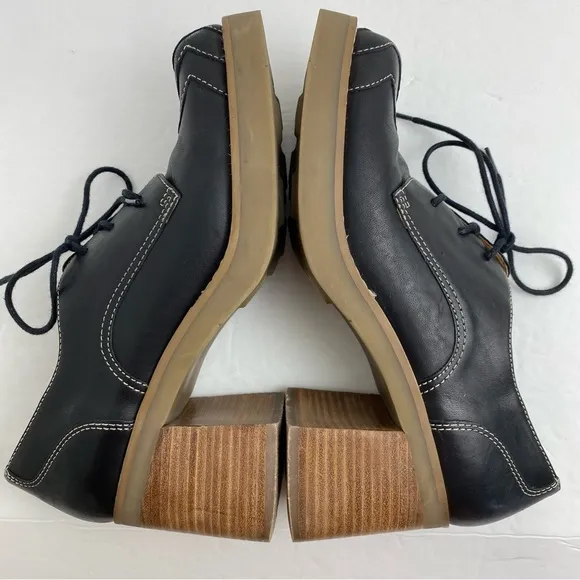 Vintage Candie’s size 8 Women’s Black Leather Lace Up Chunky Block Heel Shoes