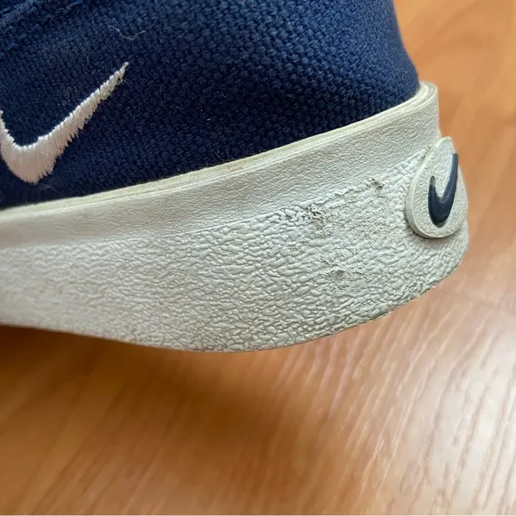 Vintage Nike Women’s Logo 90s Shoes Size 7