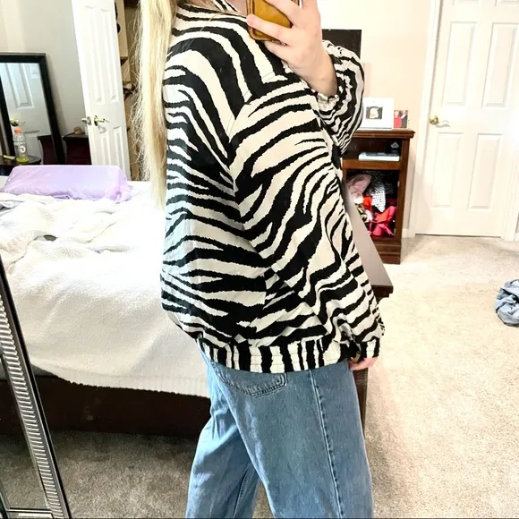 Vintage zebra print silky lightweight jacket with pockets ✨