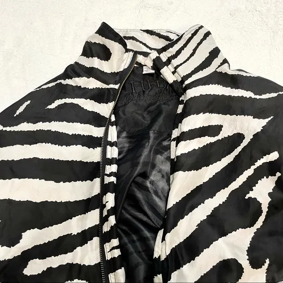Vintage zebra print silky lightweight jacket with pockets ✨