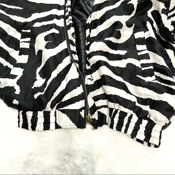 Vintage zebra print silky lightweight jacket with pockets ✨
