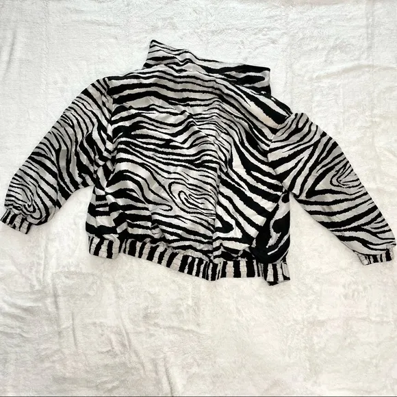 Vintage zebra print silky lightweight jacket with pockets ✨