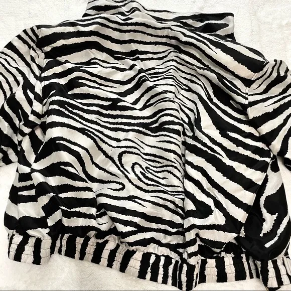 Vintage zebra print silky lightweight jacket with pockets ✨