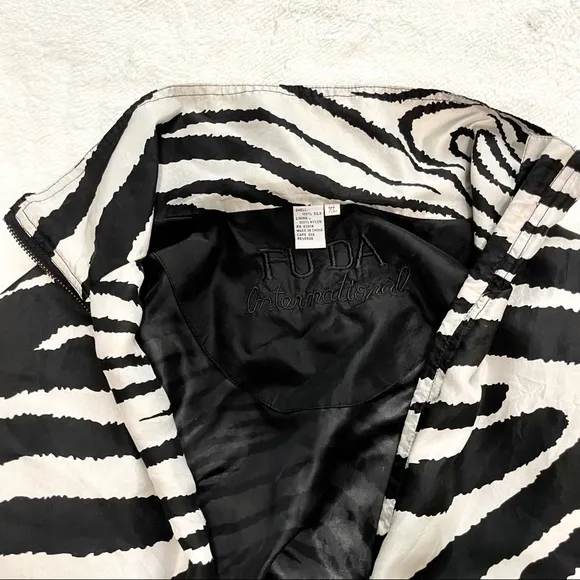 Vintage zebra print silky lightweight jacket with pockets ✨