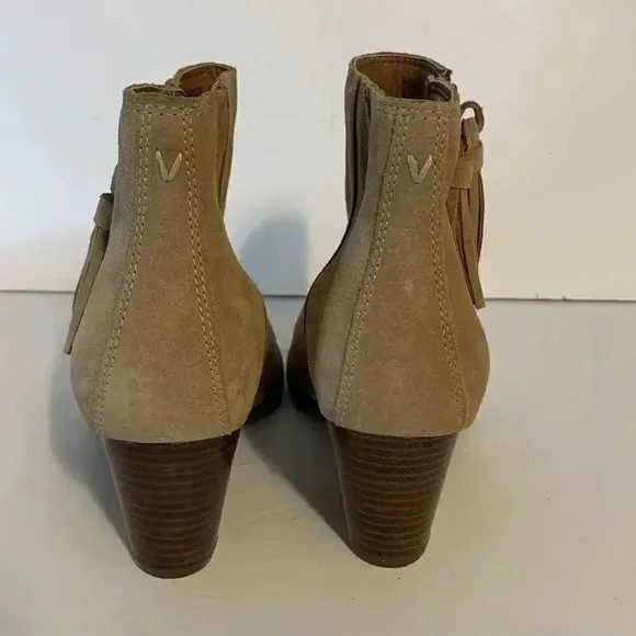Vionic Madeline Women’s Beige Suede Water Resistant Tassel Ankle Booties Sz 8.5