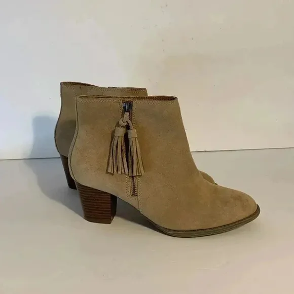 Vionic Madeline Women’s Beige Suede Water Resistant Tassel Ankle Booties Sz 8.5