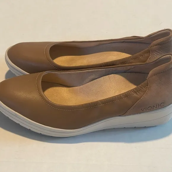 Vionic shoes women’s size 7.5 tan pre-owned condition
