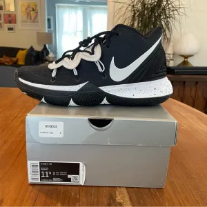 VNDS!  Men’s Nike Kyrie 5!  Size 11.5