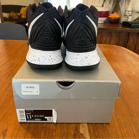 VNDS!  Men’s Nike Kyrie 5!  Size 11.5