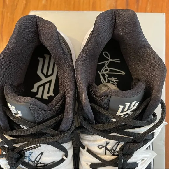 VNDS!  Men’s Nike Kyrie 5!  Size 11.5