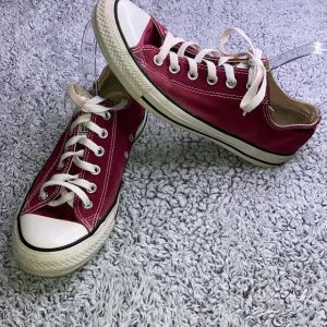 Vtg M7W9 Converse All Star Chuck Taylor Unisex Maroon Low Top Made in USA Shoes