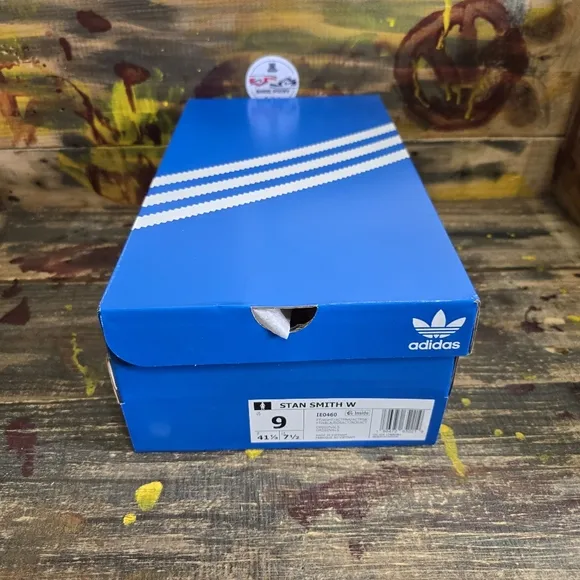 Women adidas athletic shoes size 8.5, 9‎ new