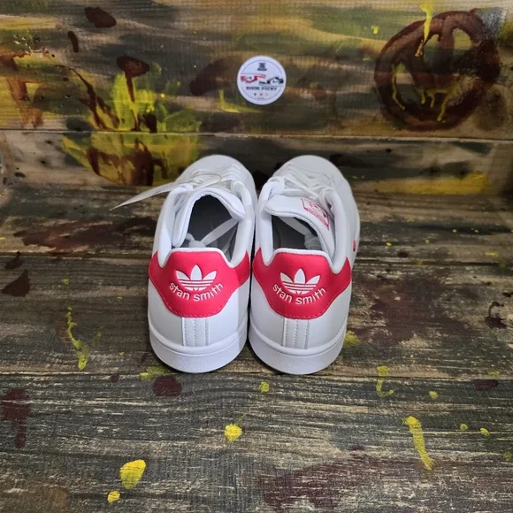 Women adidas athletic shoes size 8.5, 9‎ new