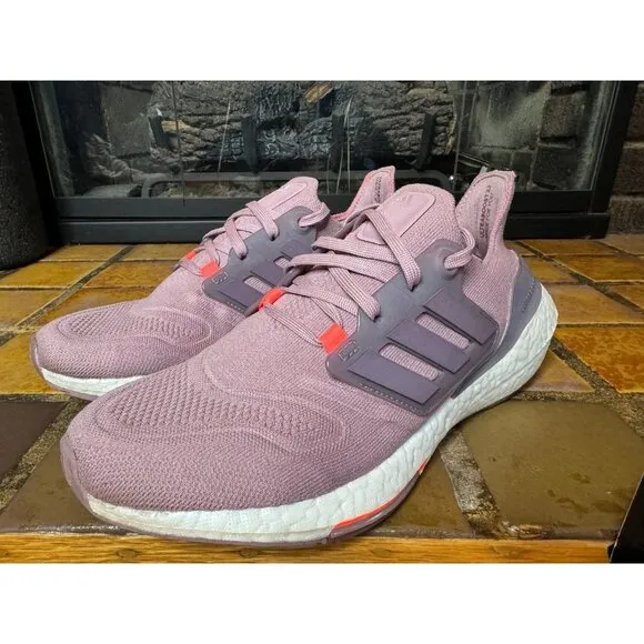 Women’s 8.5 Adidas Ultraboost 22 Magic Muave Athletic Running Shoes GX5588