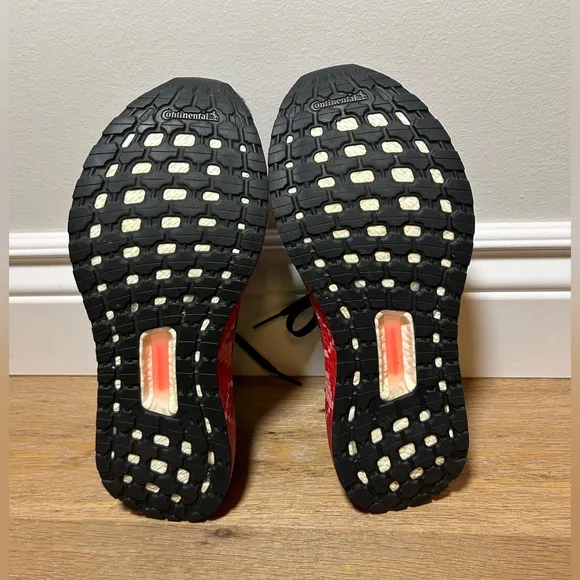 Women’s 9/men’s 7.5 Adidas Ultraboost