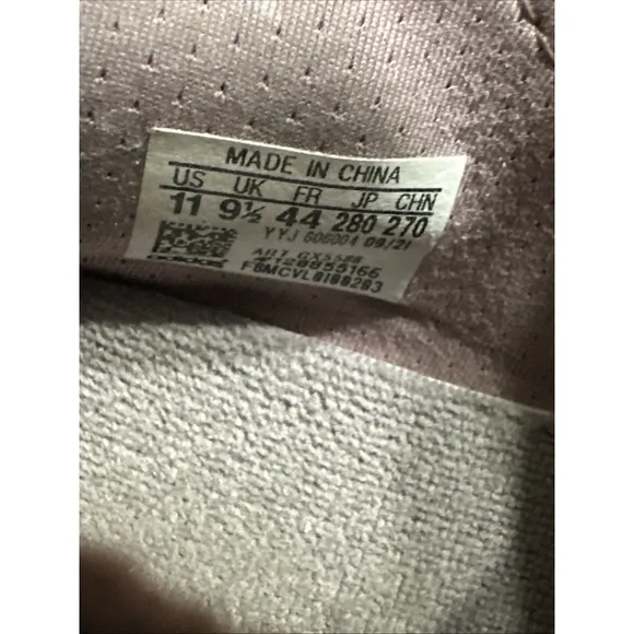 Women’s Adidas UltraBoost 22 Sz 11 Magic Mauve Purple Running Shoes GX5588