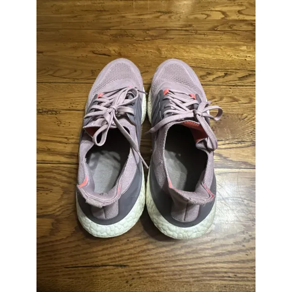 Women’s Adidas UltraBoost 22 Sz 11 Magic Mauve Purple Running Shoes GX5588