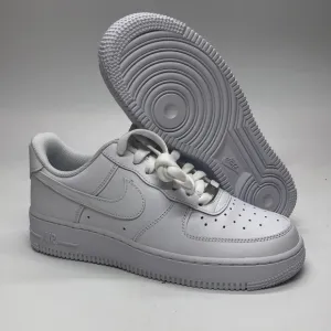Women’s Air Force 1 ‘07 White DD8959-100 USED Without Box Dirty Laces Size 8