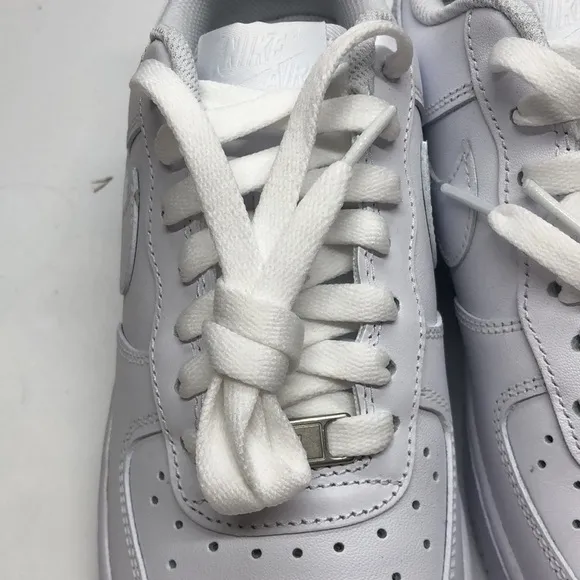 Women’s Air Force 1 ‘07 White DD8959-100 USED Without Box Dirty Laces Size 8