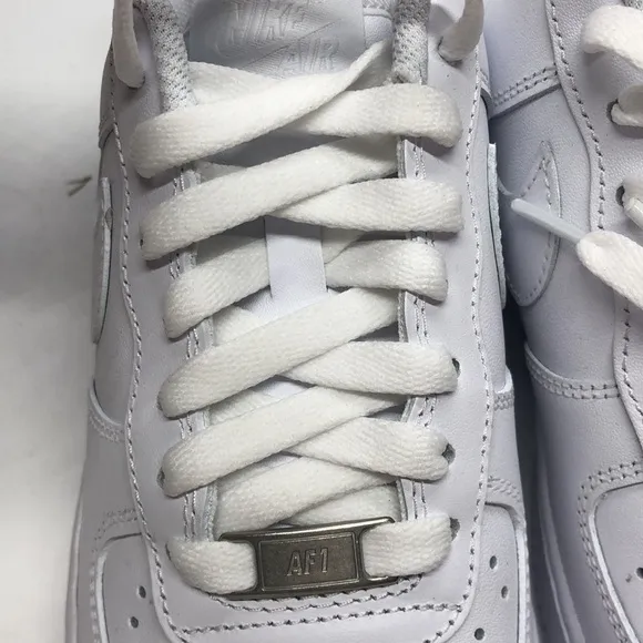 Women’s Air Force 1 ‘07 White DD8959-100 USED Without Box Dirty Laces Size 8