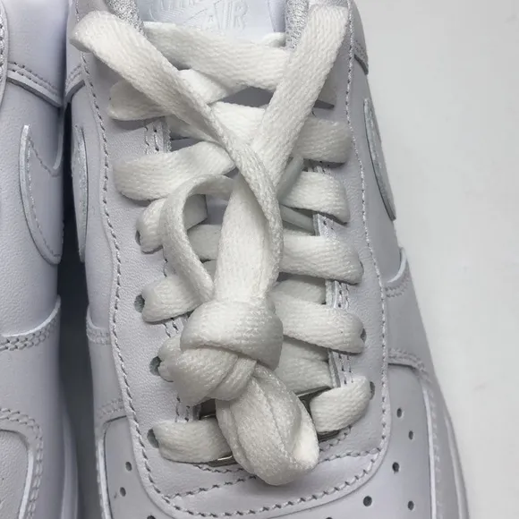 Women’s Air Force 1 ‘07 White DD8959-100 USED Without Box Dirty Laces Size 8