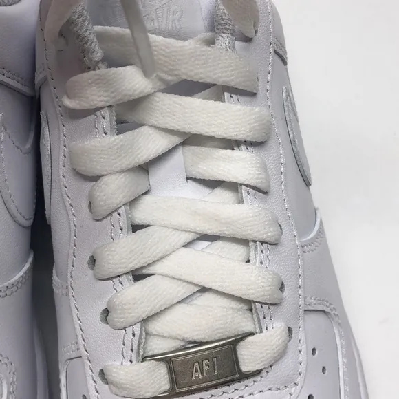 Women’s Air Force 1 ‘07 White DD8959-100 USED Without Box Dirty Laces Size 8