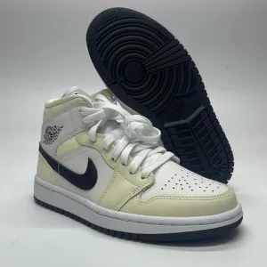 Women’s air Jordan 1 mid Black/White BQ6472-121 NWOB