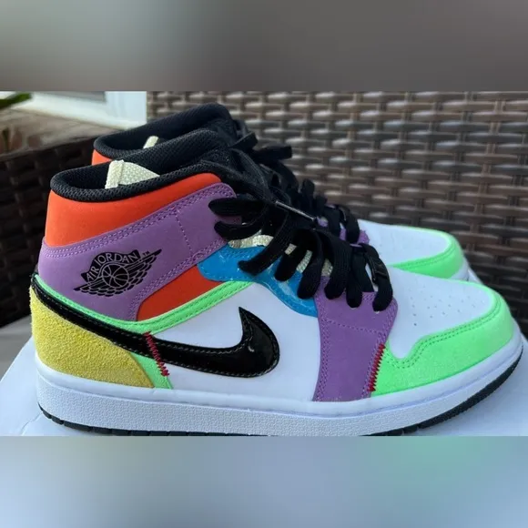 Women’s Air Jordan 1 Mid SE