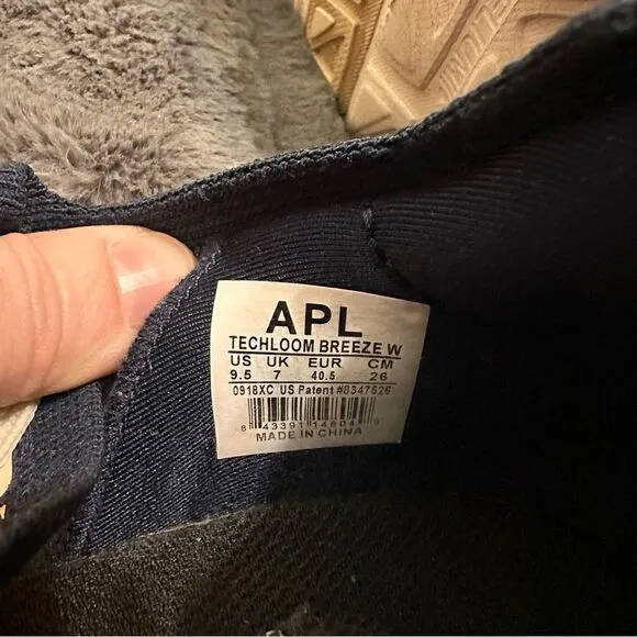 Women’s APL Techloom Breeze Navy Shoes 9.5