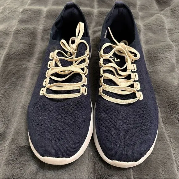 Women’s APL Techloom Breeze Navy Shoes 9.5