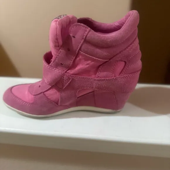 Women’s ASH  Bowie Hidden Wedge Tennis Shoes Pink Suede High Top. Size 40 US 10.