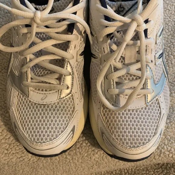 Women’s Asics 1130 in Excellent Condition!