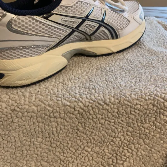 Women’s Asics 1130 in Excellent Condition!