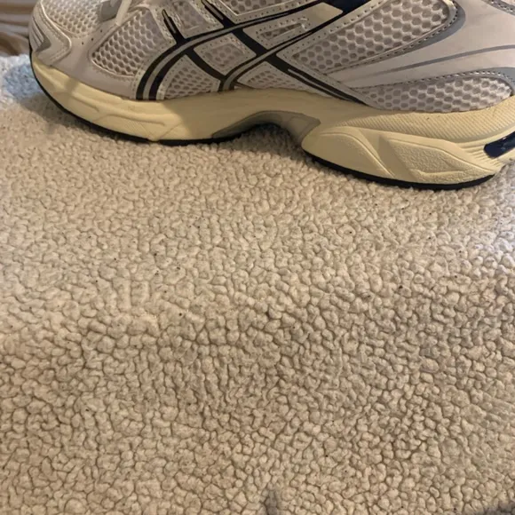 Women’s Asics 1130 in Excellent Condition!